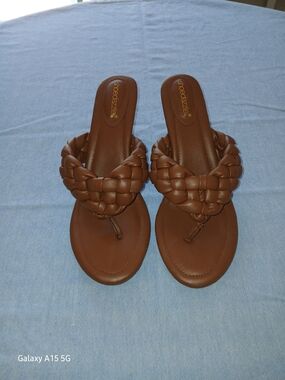 Shoe Dazzle Braided Strap Tan Women's Sandals